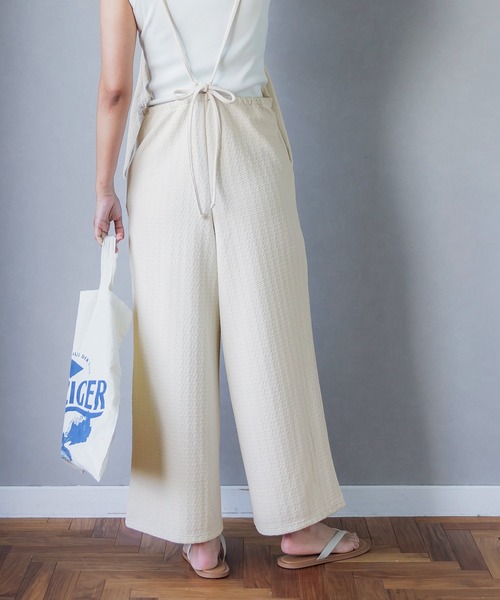 coca（coca）（コカ）の「ジャカードエンボスサロペット（サロペット/オーバーオール・レディース・ブラック/アイボリー・L/M）」の5枚目の写真