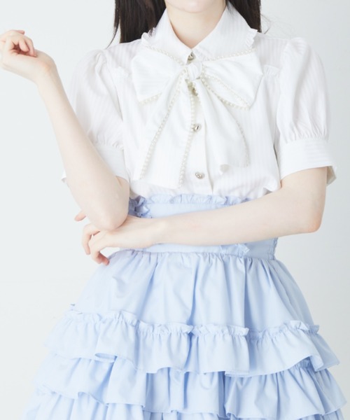 Ank Rouge(アンクルージュ)の「ストライプリボンタイブラウス(シャツ/ブラウス・レディース・ホワイト/ブルー/グレー・M)」の2枚目の写真
