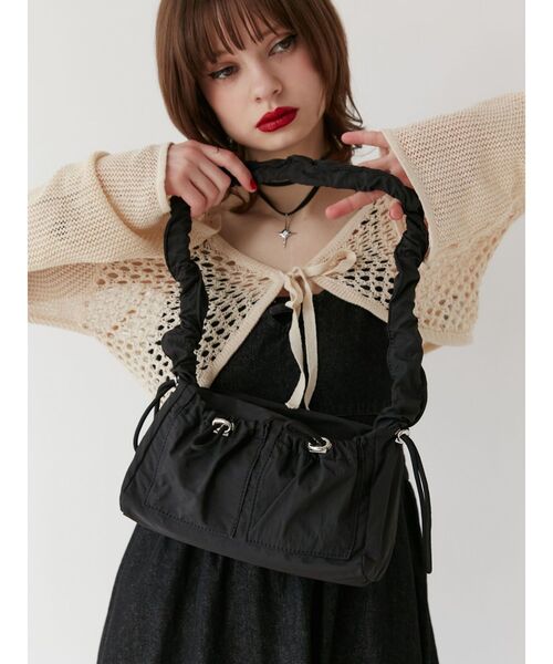 jouetie(ジュエティ)の「2WAYドローコードバッグ(ショルダーバッグ・レディース・ブラック/アイボリー・FREE)」の7枚目の写真