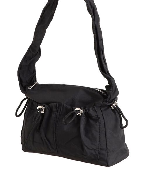 jouetie(ジュエティ)の「2WAYドローコードバッグ(ショルダーバッグ・レディース・ブラック/アイボリー・FREE)」の10枚目の写真