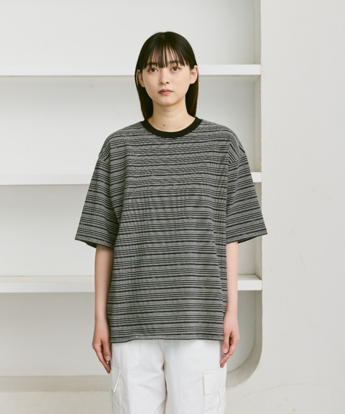 flaner（フラネ）の「Loose multi border tee / ルーズマルチボーダーT（Tシャツ/カットソー・レディース・グレー/ブラック・LARGE/MEDIUM）」の3枚目の写真