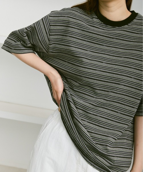 flaner（フラネ）の「Loose multi border tee / ルーズマルチボーダーT（Tシャツ/カットソー・レディース・グレー/ブラック・LARGE/MEDIUM）」の8枚目の写真
