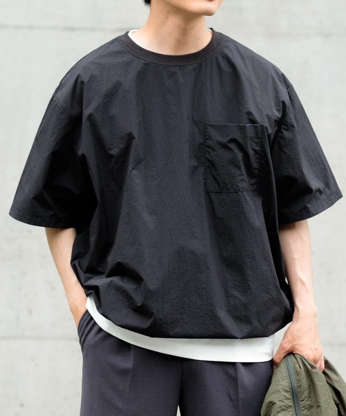 ITEMS URBANRESEARCH（アイテムズ アーバンリサーチ）の「撥水×冷感ナイロン クルーネックTシャツ（Tシャツ/カットソー・メンズ・ブラック/ベージュ・MEDIUM/LARGE）」の4枚目の写真