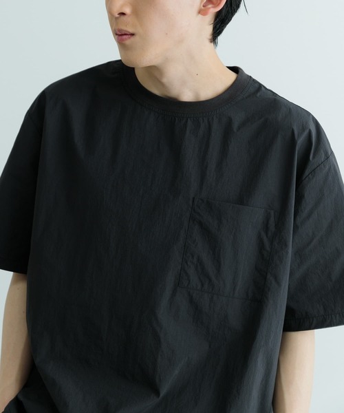 ITEMS URBANRESEARCH（アイテムズ アーバンリサーチ）の「撥水×冷感ナイロン クルーネックTシャツ（Tシャツ/カットソー・メンズ・ブラック/ベージュ・MEDIUM/LARGE）」の9枚目の写真