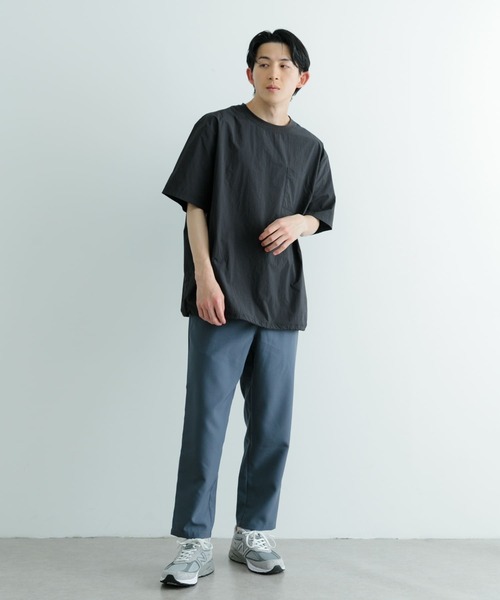 ITEMS URBANRESEARCH（アイテムズ アーバンリサーチ）の「撥水×冷感ナイロン クルーネックTシャツ（Tシャツ/カットソー・メンズ・ブラック/ベージュ・MEDIUM/LARGE）」の14枚目の写真