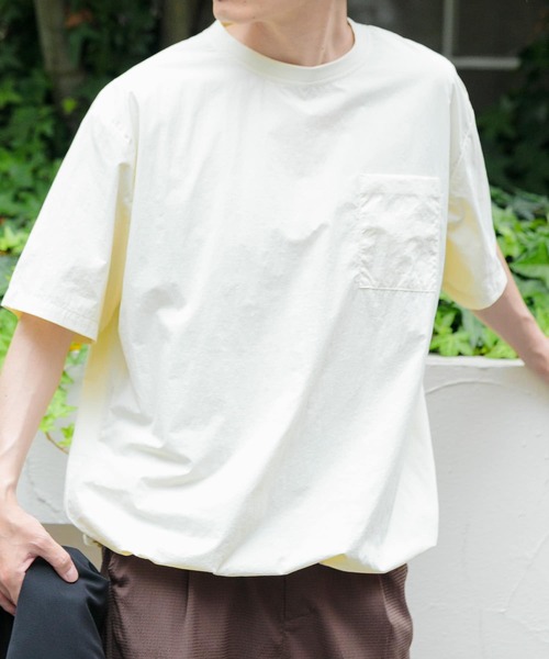 ITEMS URBANRESEARCH（アイテムズ アーバンリサーチ）の「撥水×冷感ナイロン クルーネックTシャツ（Tシャツ/カットソー・メンズ・ブラック/ベージュ・MEDIUM/LARGE）」の15枚目の写真