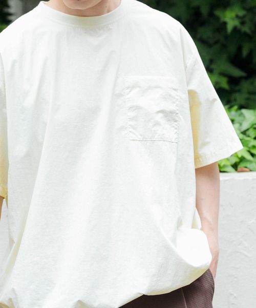 ITEMS URBANRESEARCH（アイテムズ アーバンリサーチ）の「撥水×冷感ナイロン クルーネックTシャツ（Tシャツ/カットソー・メンズ・ブラック/ベージュ・MEDIUM/LARGE）」の20枚目の写真