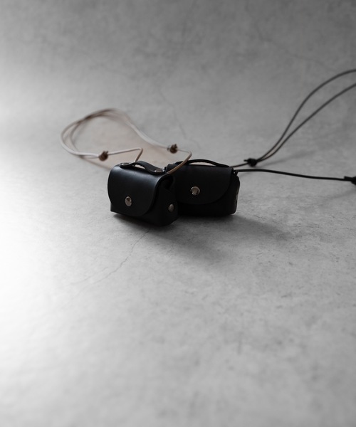 WALK IN CLOSET（ウォークインクローゼット）の「【 SENTI 】3022 MINI LEATHER CASE NECKSTRAP（ショルダーバッグ・メンズ・ブラック系その他/ブラック・FREE）」の16枚目の写真