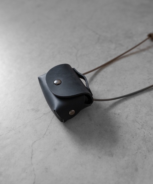 WALK IN CLOSET（ウォークインクローゼット）の「【 SENTI 】3022 MINI LEATHER CASE NECKSTRAP（ショルダーバッグ・メンズ・ブラック系その他/ブラック・FREE）」の8枚目の写真