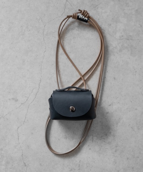 WALK IN CLOSET（ウォークインクローゼット）の「【 SENTI 】3022 MINI LEATHER CASE NECKSTRAP（ショルダーバッグ・メンズ・ブラック系その他/ブラック・FREE）」の9枚目の写真