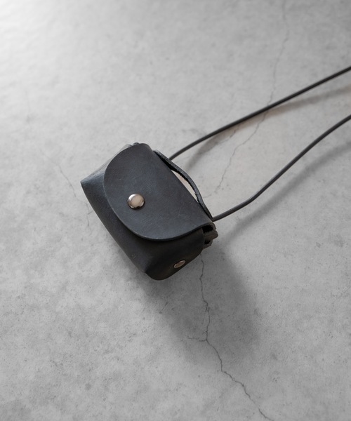 WALK IN CLOSET（ウォークインクローゼット）の「【 SENTI 】3022 MINI LEATHER CASE NECKSTRAP（ショルダーバッグ・メンズ・ブラック系その他/ブラック・FREE）」の6枚目の写真