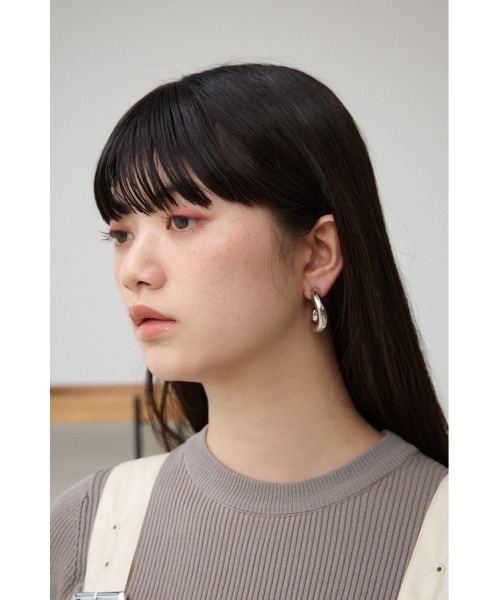 AZUL by moussy(アズールバイマウジー)の「ボリュームフープピアス(ピアス(両耳用)・レディース・ゴールド系その他/シルバー・FREE)」の3枚目の写真