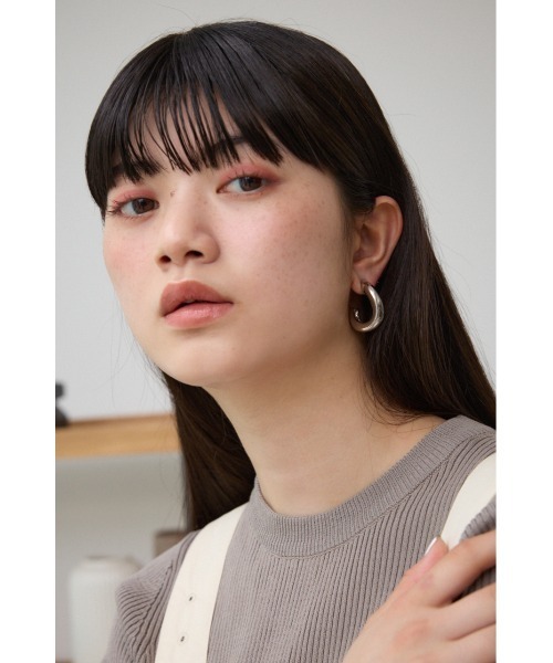 AZUL by moussy(アズールバイマウジー)の「ボリュームフープピアス(ピアス(両耳用)・レディース・ゴールド系その他/シルバー・FREE)」の4枚目の写真