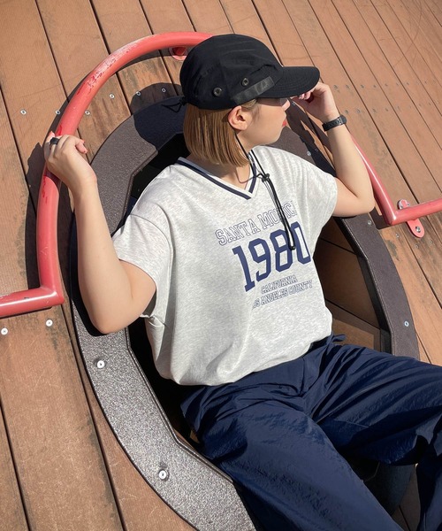 Chillfar（チルファー）の「ネックラインロゴフレンチスリーブTEE（Tシャツ/カットソー・レディース・ネイビー/チャコール/オートミール/ホワイト・FREE）」の3枚目の写真
