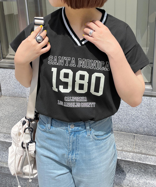 Chillfar（チルファー）の「ネックラインロゴフレンチスリーブTEE（Tシャツ/カットソー・レディース・ネイビー/チャコール/オートミール/ホワイト・FREE）」の19枚目の写真