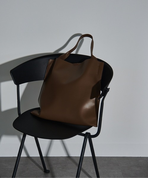 MAISON CLUB（メゾンクラブ）の「【MAISON CLUB】one handle bag ワンハンドルトートバッグ（トートバッグ・メンズ・ブラウン/ブラック/グレー・FREE）」の5枚目の写真