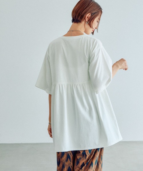 LEPSIM（レプシィム）の「切り替えギャザーチュニック　132287（Tシャツ/カットソー・レディース・レッド/オフホワイト/ブラック・FREE）」の5枚目の写真