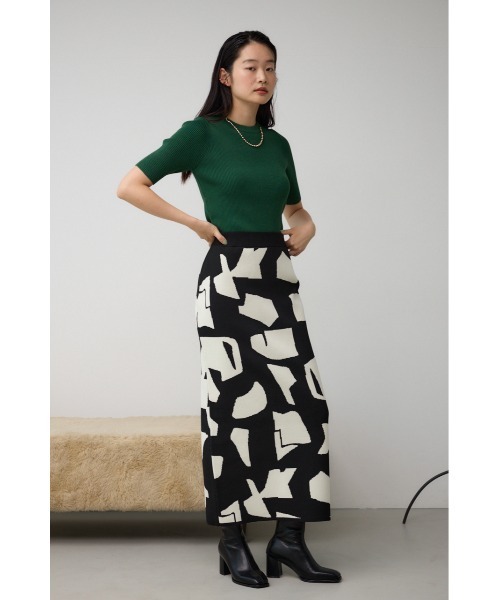 AZUL by moussy(アズールバイマウジー)の「ジオメトリックパターンジャガードニットスカート(スカート・レディース・ブラック系その他/グレー系その他・SMALL/MEDIUM)」の20枚目の写真