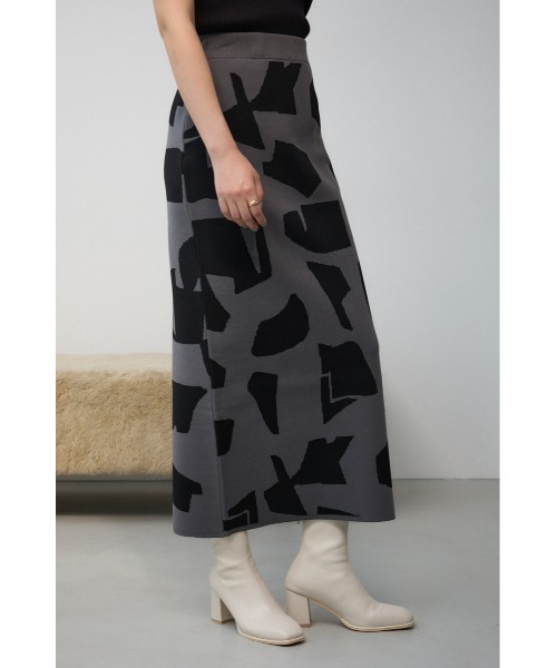 AZUL by moussy(アズールバイマウジー)の「ジオメトリックパターンジャガードニットスカート(スカート・レディース・ブラック系その他/グレー系その他・SMALL/MEDIUM)」の12枚目の写真