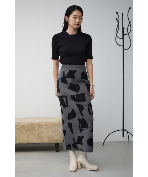 AZUL by moussy(アズールバイマウジー)の「ジオメトリックパターンジャガードニットスカート(スカート・レディース・ブラック系その他/グレー系その他・SMALL/MEDIUM)」の10枚目の写真