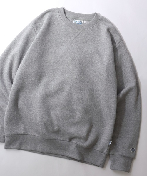 DISCUS（ディスカス）の「DISCUS/ディスカス 別注 オーバーサイズ 裏起毛 ロゴワッペン刺繍 トレーナー スウェット レディース メンズ（スウェット・メンズ・ブルーグリーン/グレイッシュベージュ/ネイビー/オートミール/ブラック/グレー/ブルー/ブラウン/ピンク・M/LL/L）」の2枚目の写真