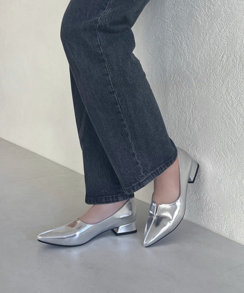 ORiental TRaffic（オリエンタルトラフィック）の「WEB限定 通勤靴 フレア ヒール ポインテッド トゥ パンプス /45301（パンプス・レディース・ベージュ/ブラック/シルバー/ブラウン・33/34/35/36/37/38/39/40/41/42/43）」の22枚目の写真