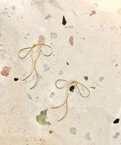 ciite'(シーテ)の「ribbon pierce (両耳用)(ピアス(両耳用)・レディース・ゴールド・FREE)」の5枚目の写真