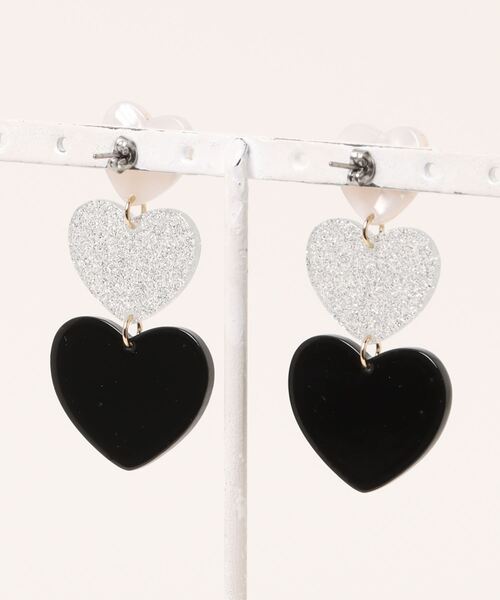 Three Four Time（ｽﾘｰﾌｫｰﾀｲﾑ）の「ハートグラデーションピアス（ピアス（両耳用）・レディース・ブラック/グリーン/レッド・FREE）」の9枚目の写真