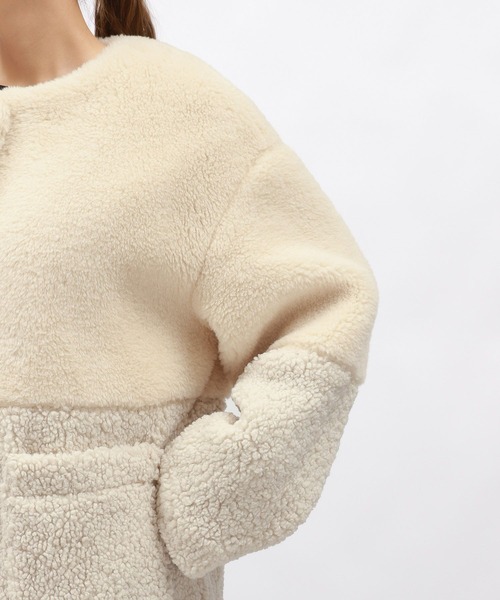 LAKOLE（ラコレ）の「ノーカラーキリカエボアブルゾン / 130850