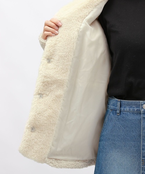 LAKOLE（ラコレ）の「ノーカラーキリカエボアブルゾン / 130850（ブルゾン・レディース・アイボリー/ブラック/ベージュ・MEDIUM/SMALL）」の10枚目の写真