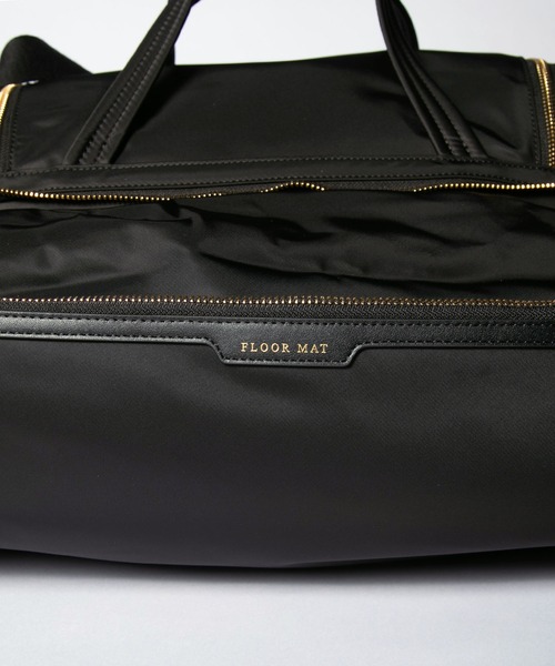 ANYA HINDMARCH Gym Bag in Black ECONYL regenerated Nylon アニヤハインドマーチ ジム バッグ（ボストンバッグ）｜ANYA HINDMARCH（アニヤハインドマーチ）