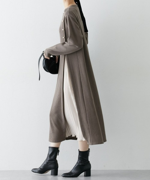 nissen（ニッセン）の「ふんわりリブニットソープリーツ切替ワンピース（ワンピース・レディース・ブラック/モカ・S/3L/M/L/LL）」の13枚目の写真
