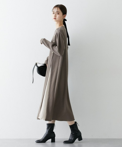 nissen（ニッセン）の「ふんわりリブニットソープリーツ切替ワンピース（ワンピース・レディース・ブラック/モカ・S/3L/M/L/LL）」の21枚目の写真