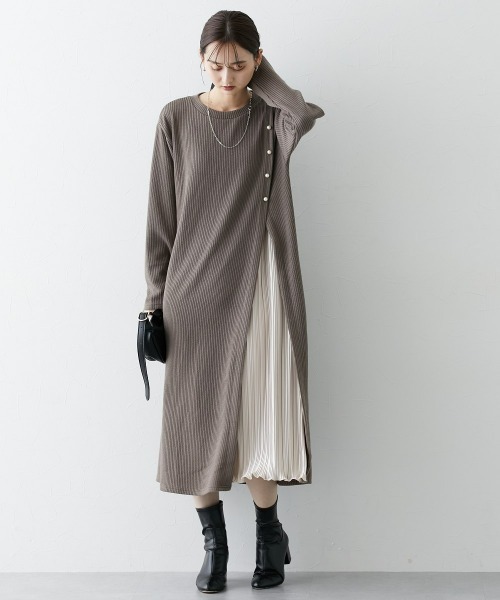 nissen（ニッセン）の「ふんわりリブニットソープリーツ切替ワンピース（ワンピース・レディース・ブラック/モカ・S/3L/M/L/LL）」の22枚目の写真