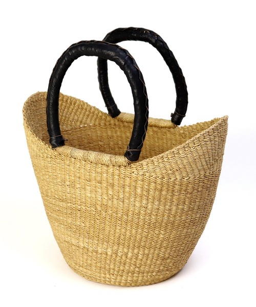 UNBILLION（アンビリオン）の「アフリカンスクエアー AFRICANSQUARE / ボルガ丸底ニケフォルムバスケット M（かごバッグ・レディース・ベージュ・FREE）」の2枚目の写真