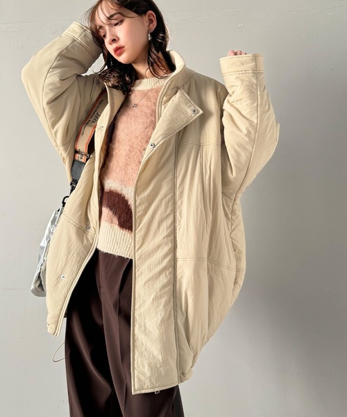 classicalelf（クラシカルエルフ）の「大人のカジュアルスタイルを格上げする！襟リブつき 中綿 モンスター アウター（ダウンジャケット/コート・レディース・ブラック/アイボリー・SMALL/MEDIUM/LARGE/X-LARGE）」の6枚目の写真