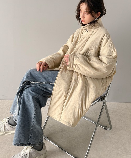 classicalelf（クラシカルエルフ）の「大人のカジュアルスタイルを格上げする！襟リブつき 中綿 モンスター アウター（ダウンジャケット/コート・レディース・ブラック/アイボリー・SMALL/MEDIUM/LARGE/X-LARGE）」の7枚目の写真