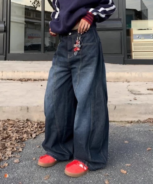 SHEENA(シーナ)の「バック刺しゅうロゴルーズワイドデニムパンツ(デニムパンツ・レディース・インディゴブルー・S/M/L)」の7枚目の写真