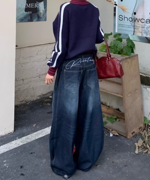 SHEENA(シーナ)の「バック刺しゅうロゴルーズワイドデニムパンツ(デニムパンツ・レディース・インディゴブルー・S/M/L)」の9枚目の写真