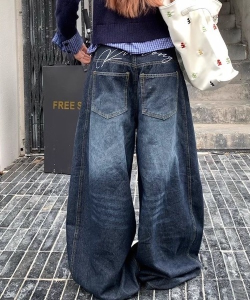 SHEENA(シーナ)の「バック刺しゅうロゴルーズワイドデニムパンツ(デニムパンツ・レディース・インディゴブルー・S/M/L)」の10枚目の写真