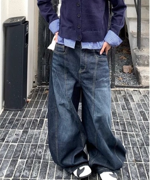 SHEENA(シーナ)の「バック刺しゅうロゴルーズワイドデニムパンツ(デニムパンツ・レディース・インディゴブルー・S/M/L)」の16枚目の写真