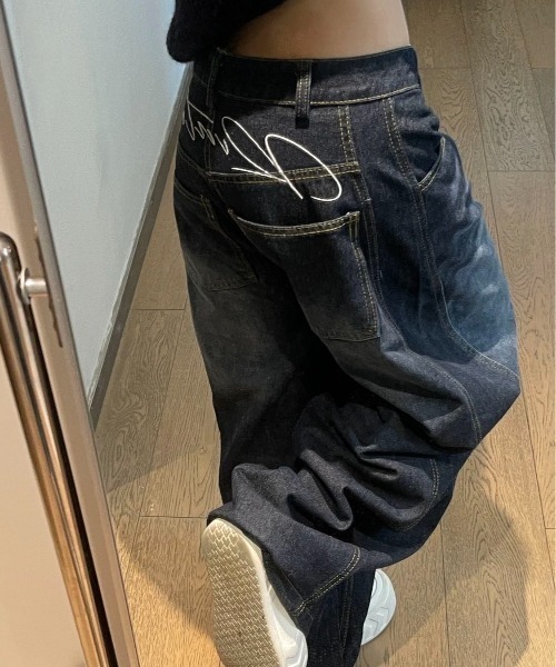SHEENA(シーナ)の「バック刺しゅうロゴルーズワイドデニムパンツ(デニムパンツ・レディース・インディゴブルー・S/M/L)」の5枚目の写真