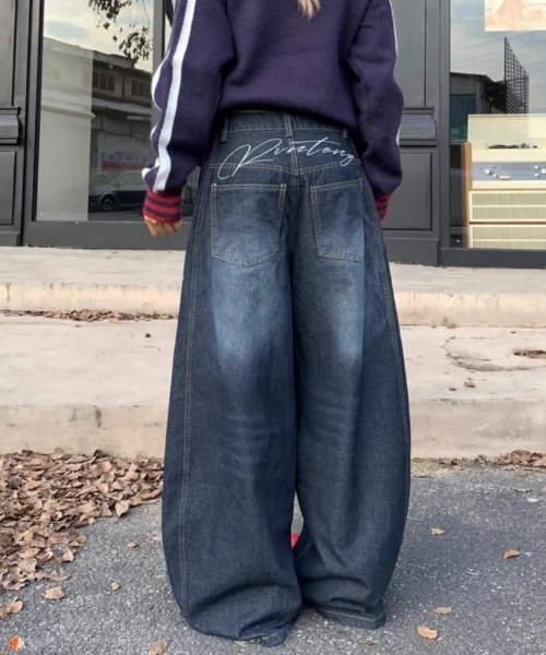 SHEENA(シーナ)の「バック刺しゅうロゴルーズワイドデニムパンツ(デニムパンツ・レディース・インディゴブルー・S/M/L)」の18枚目の写真