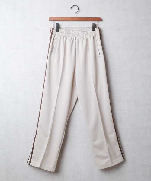 United Athle(ユナイテッドアスレ)の「【CBT1】【United Athle】7.0オンス スムース トラック パンツ 1902(その他パンツ・レディース・ブラック×ホワイト/サンドベージュ/ブラック×ゴールド/ライトグレー/サックスブルー・LARGE/SMALL/MEDIUM)」の1枚目の写真