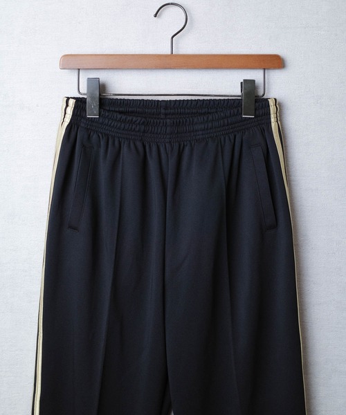 United Athle(ユナイテッドアスレ)の「【CBT1】【United Athle】7.0オンス スムース トラック パンツ 1902(その他パンツ・レディース・ブラック×ホワイト/サンドベージュ/ブラック×ゴールド/ライトグレー/サックスブルー・LARGE/SMALL/MEDIUM)」の18枚目の写真
