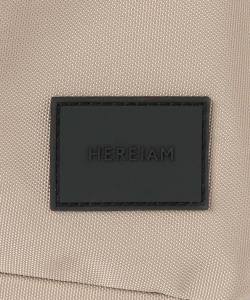 HEREIAM(ヘレイアム)の「【HEREIAM】撥水/トライアングルキャリーデイパック(バックパック/リュック・レディース・ブラック/ベージュ系・FREE)」の3枚目の写真
