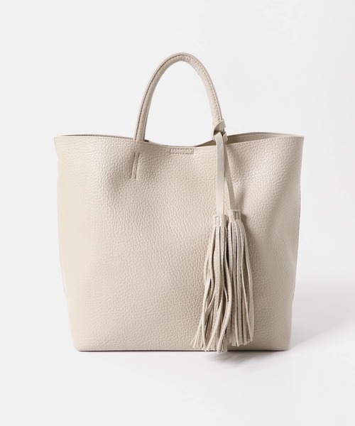 RODE SKO（ロデスコ）の「タッセル軽量2WAYシンプルトートバッグ（トートバッグ・レディース・ブラック/グレー系その他/ピンク系その他/ホワイト系その他/ベージュ系その他・ONE）」の16枚目の写真