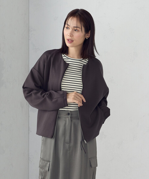 COMME CA ISM（コムサイズム）の「ふわ軽 ニュアンス ジップブルゾン（ブルゾン・レディース・チャコール/グレイッシュベージュ・MEDIUM/LARGE）」の3枚目の写真