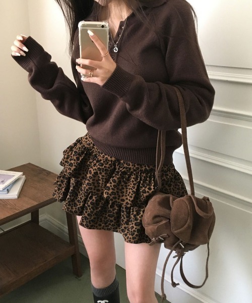 BEIDELLI（ベイデリー）の「[BELLIDE MADE] フルドカラーネックブラケット長袖ニット（ニット/セーター・レディース・ネイビー/ブラウン/グレー/アイボリー・FREE）」の4枚目の写真