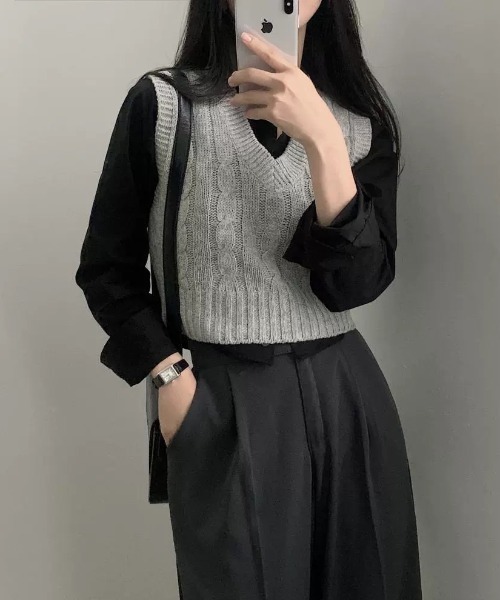SHEPP（シープ）の「ショート丈シンプルシャツブラウス（シャツ/ブラウス・レディース・ホワイト/ブラック/ピンク/イエロー/ブルー・S/M/L）」の13枚目の写真